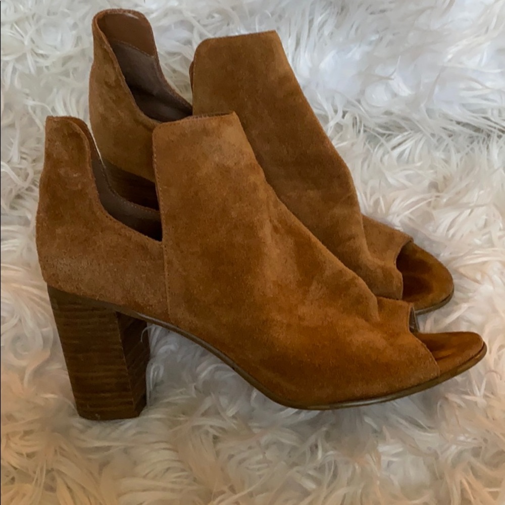 Steve Madden camel brown leather bootie